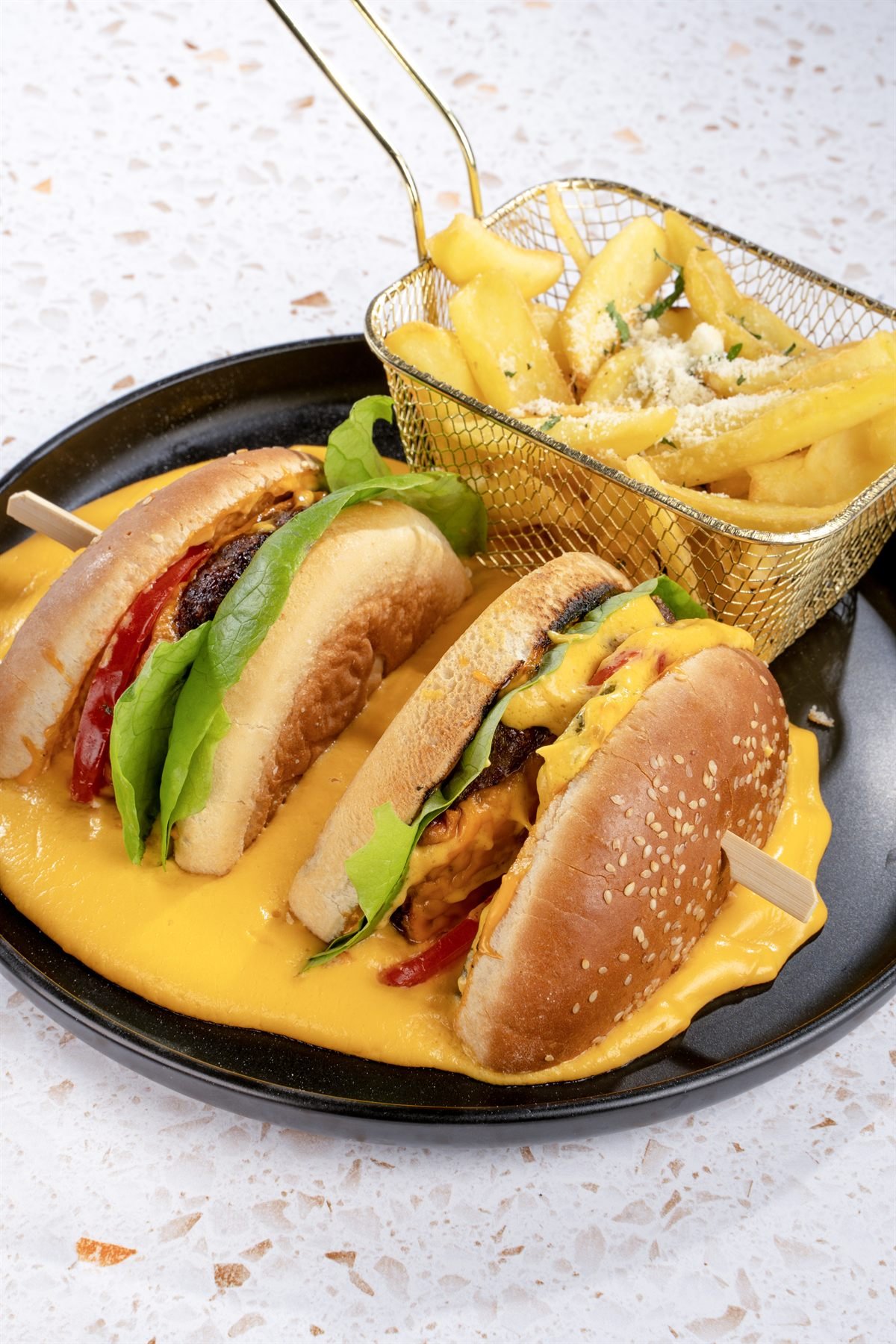 Burgeri cu fries